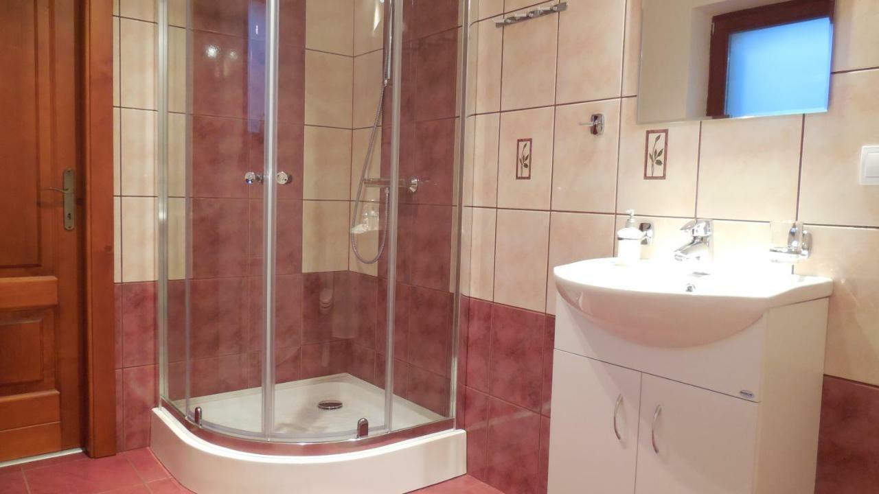 Privát pod kostolom - Ubytovanie Valča Esterno foto